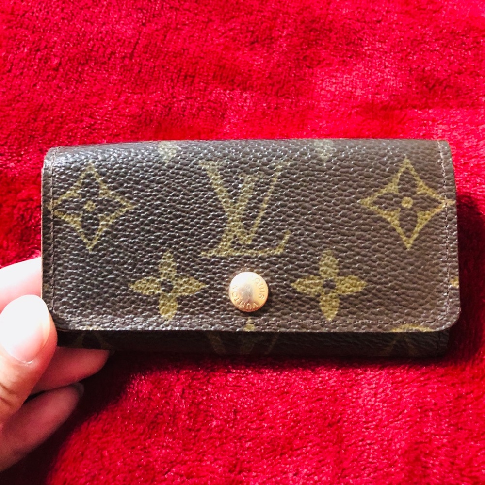 Authentic Louis Vuitton 4Key Holder Mono